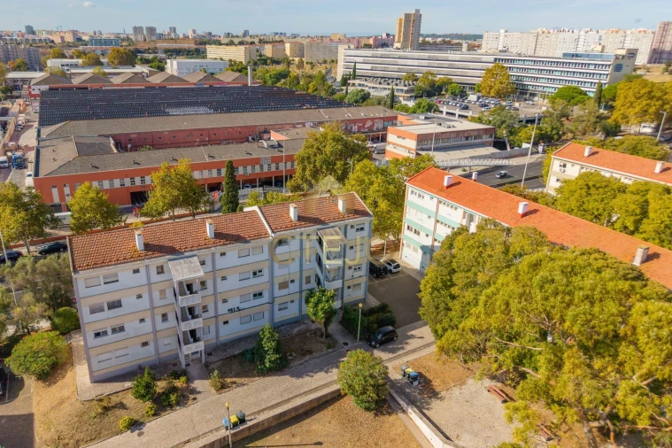 Apartamento T2 para Venda em Olivais Foto 19