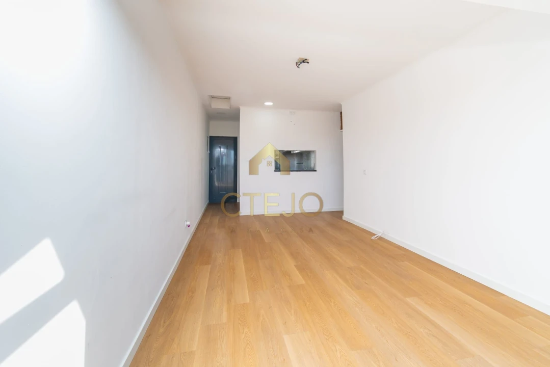 Apartamento T2 para Venda em Olivais Foto 4