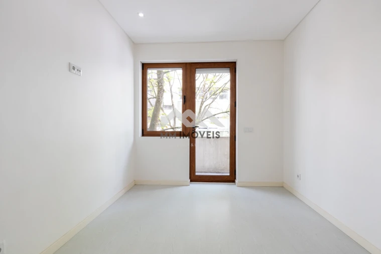 Apartamento T2 para Arrendamento em Bonfim Foto 6