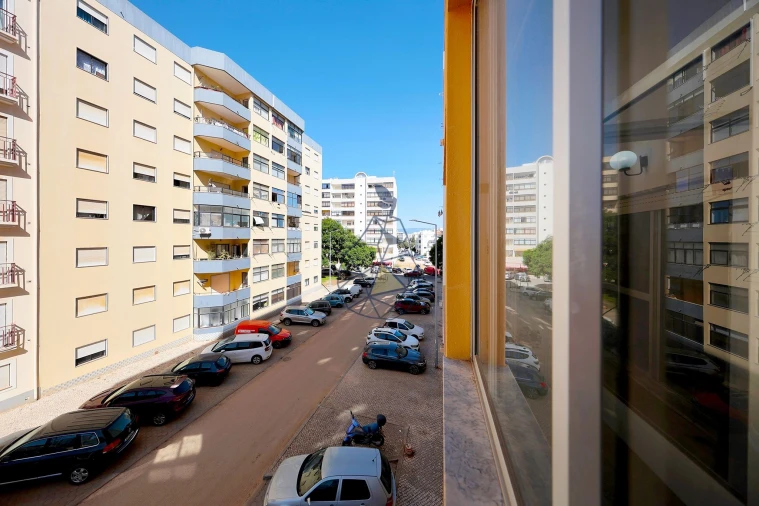 Apartamento T2 para Venda em Portimão Foto 8