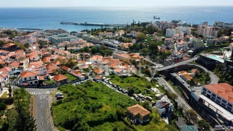 Terreno para Venda em Funchal (São Pedro)