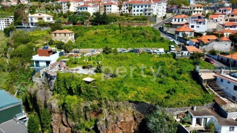 Terreno para Venda em Funchal (São Pedro)