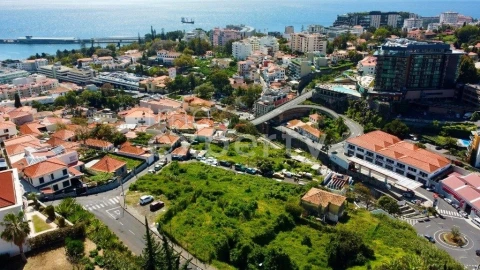 Terreno para Venda em Funchal (São Pedro)