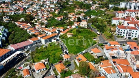 Terreno para Venda em Funchal (São Pedro)