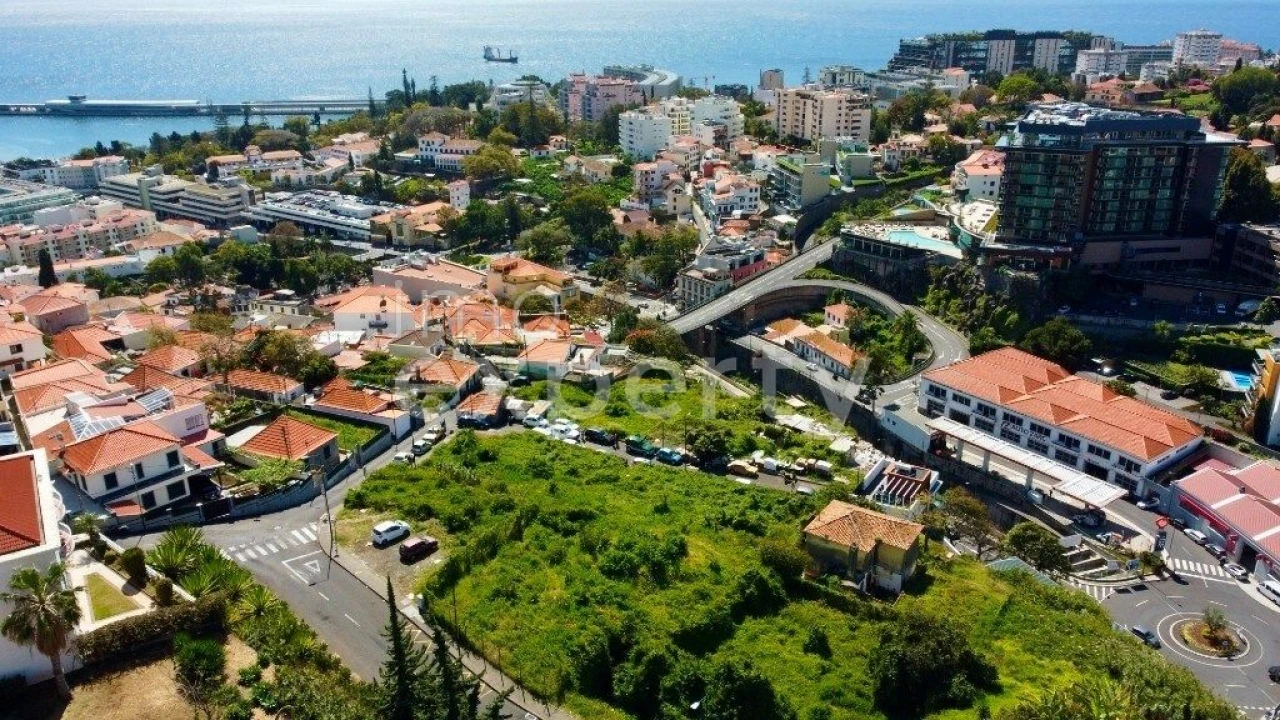 Terreno para Venda em Funchal (São Pedro) Foto 8