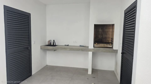 Moradia T3 para Venda em São Vicente Ferreira