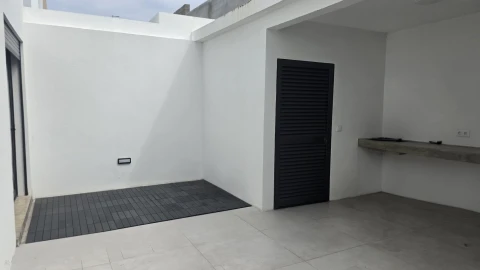 Moradia T3 para Venda em São Vicente Ferreira