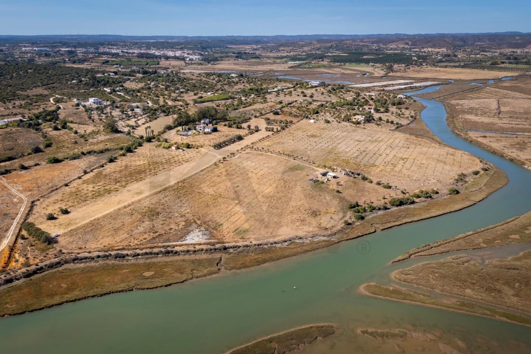 Terreno para Venda em Lagos (São Sebastião e Santa Maria) Foto 3