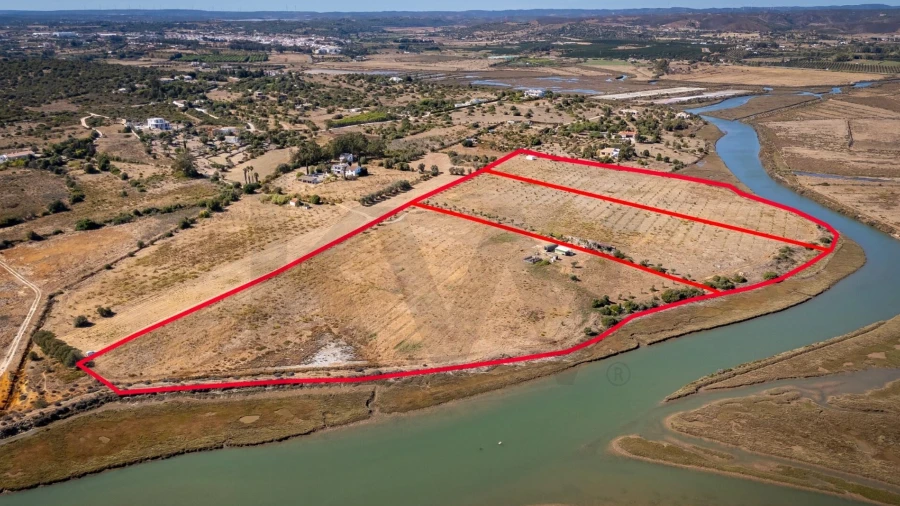Terreno para Venda em Lagos (São Sebastião e Santa Maria)