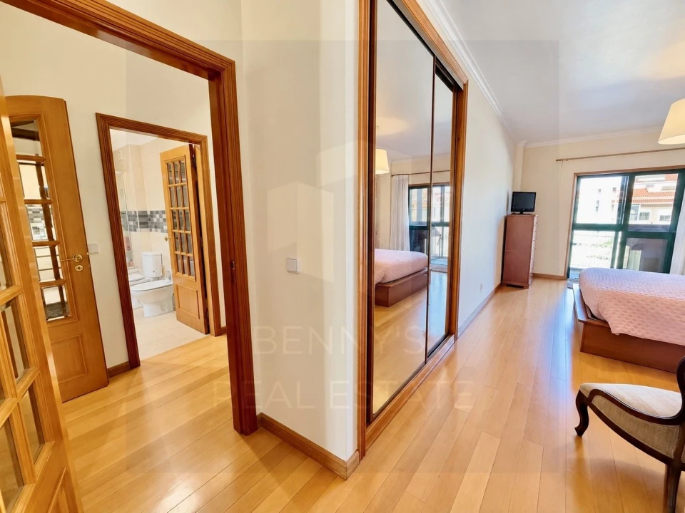 Apartamento T3 para Venda em Massamá e Monte Abraão Foto 25