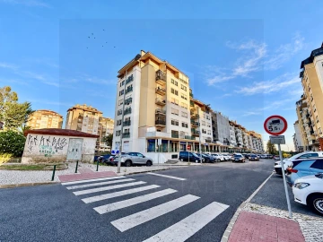 Apartamento T3 para Venda em Massamá e Monte Abraão