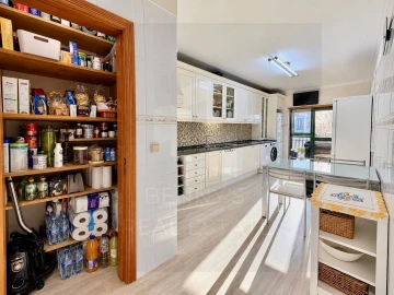 Apartamento T3 para Venda em Massamá e Monte Abraão