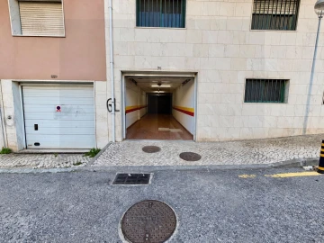 Apartamento T3 para Venda em Massamá e Monte Abraão
