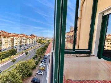 Apartamento T3 para Venda em Massamá e Monte Abraão
