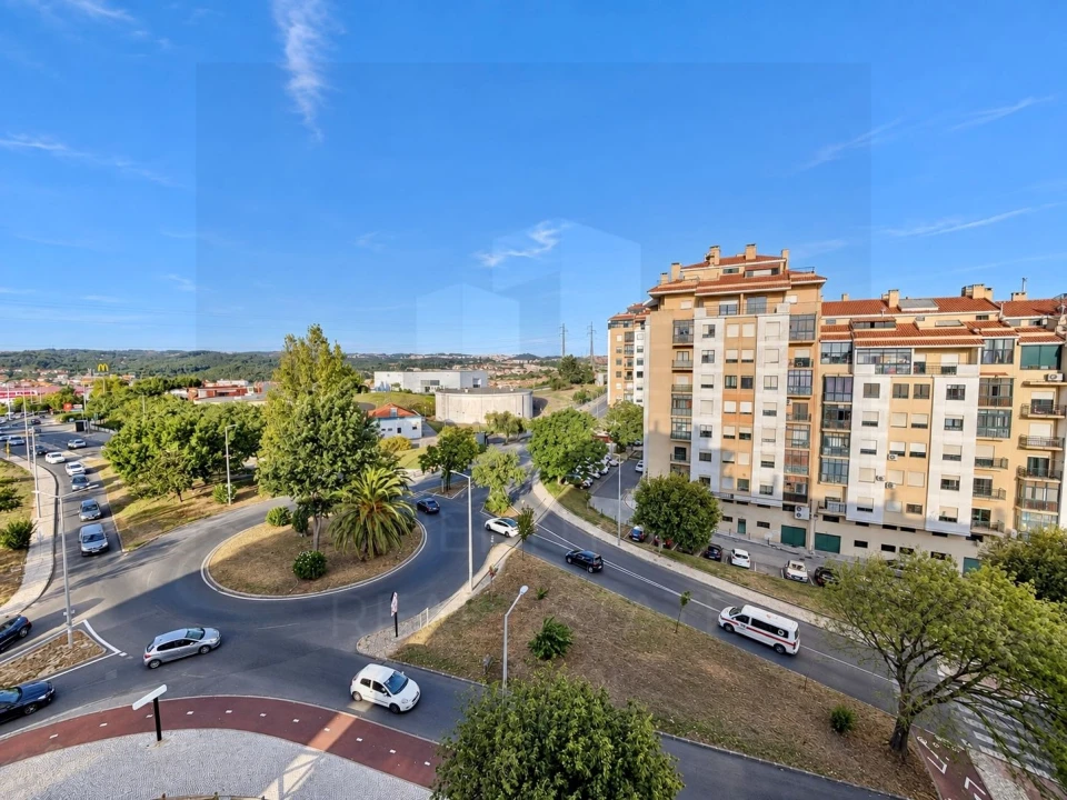 Apartamento T3 para Venda em Massamá e Monte Abraão Foto 20