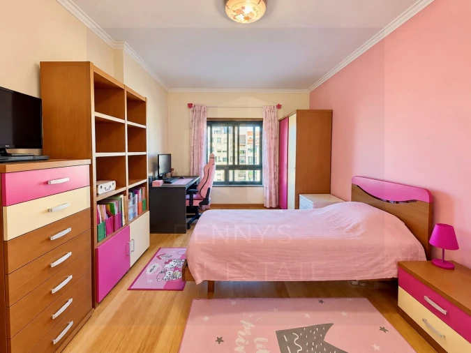 Apartamento T3 para Venda em Massamá e Monte Abraão Foto 16