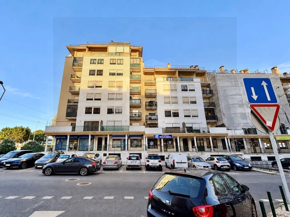 Apartamento T3 para Venda em Massamá e Monte Abraão Foto 40