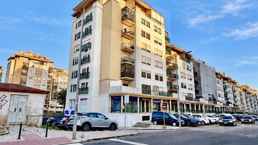 Apartamento T3 para Venda em Massamá e Monte Abraão