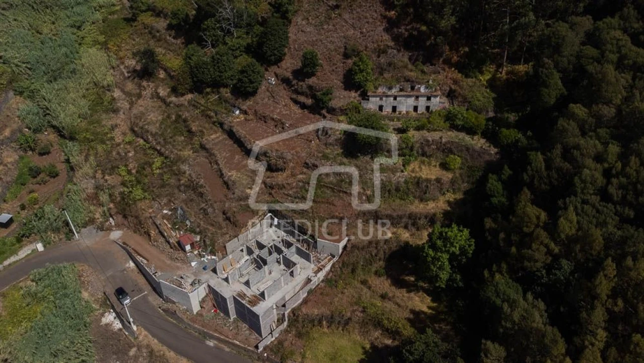 Moradia T3 para Venda em Caniço Foto 5