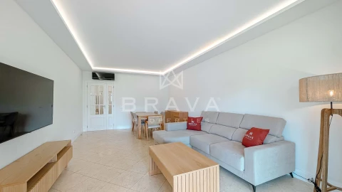 Moradia T4 para Arrendamento em Quarteira
