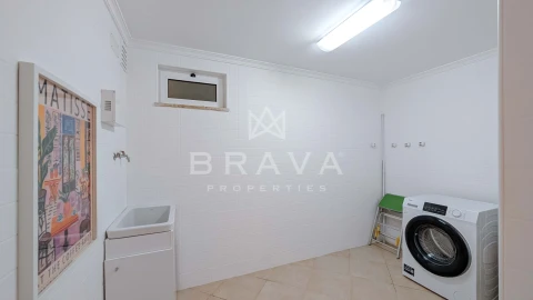 Moradia T4 para Arrendamento em Quarteira