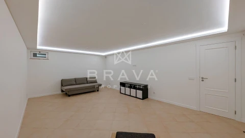 Moradia T4 para Arrendamento em Quarteira