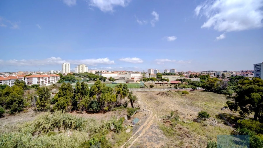 Apartamento T3 para Venda em Carcavelos e Parede