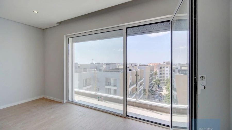 Apartamento T3 para Venda em Carcavelos e Parede
