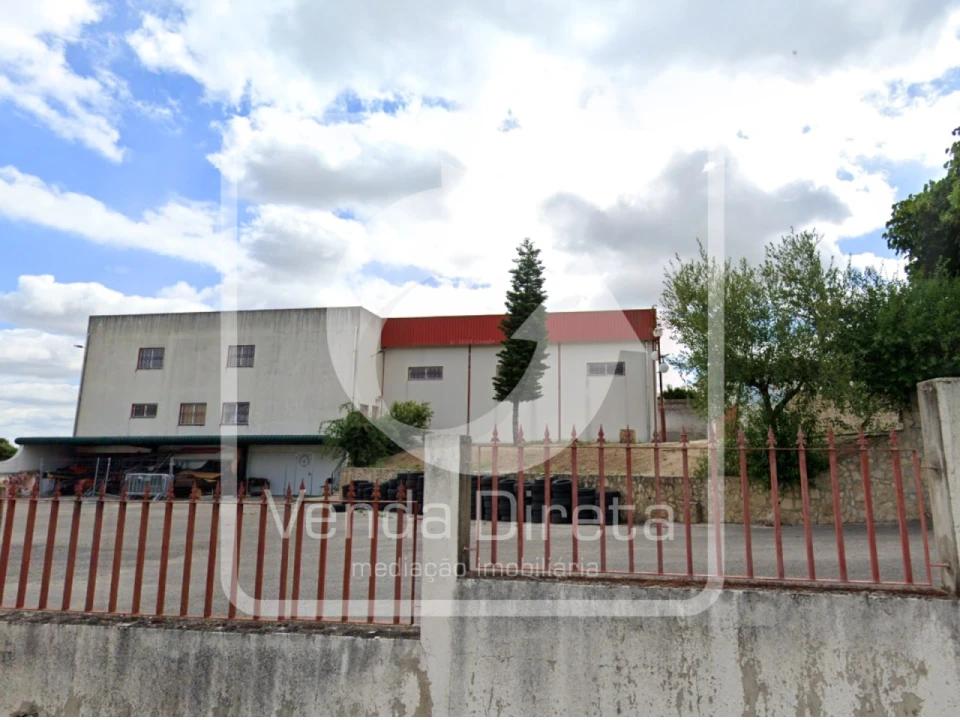 Moradia T4 para Venda em Alcanhões Foto 6