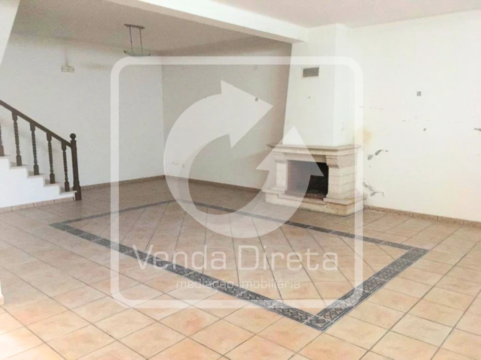 Moradia T4 para Venda em Alcanhões Foto 7