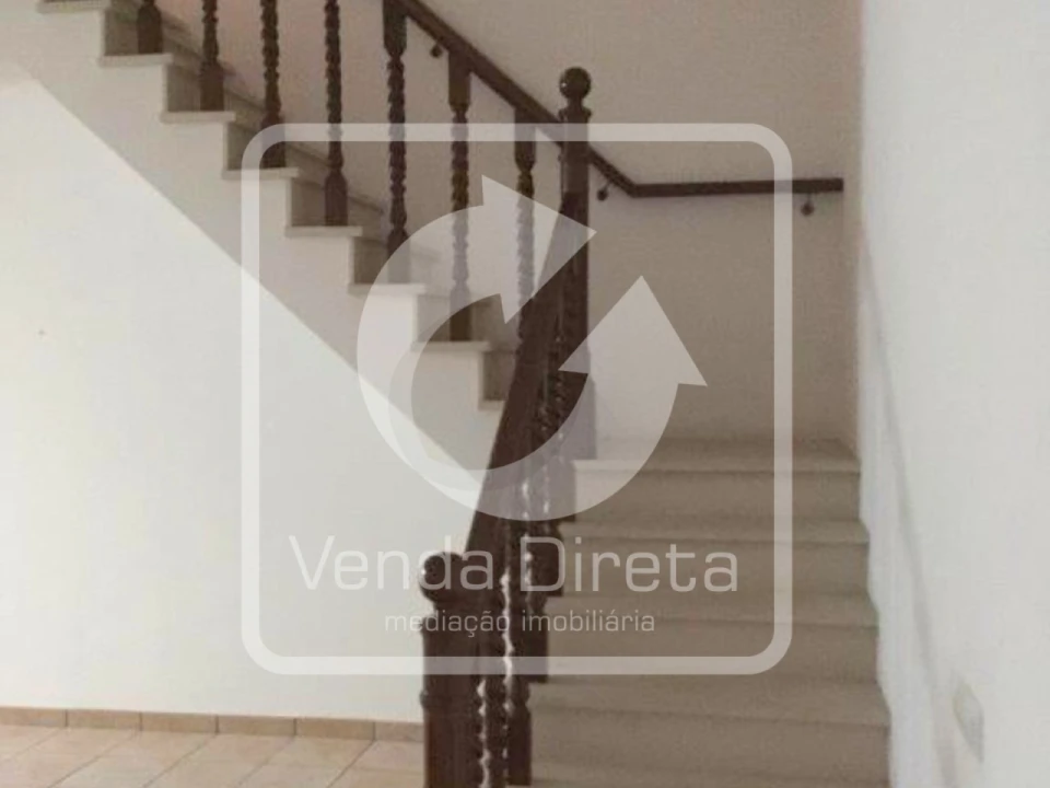 Moradia T4 para Venda em Alcanhões Foto 14