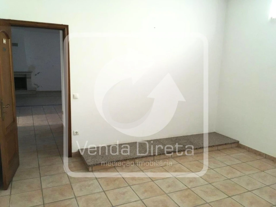 Moradia T4 para Venda em Alcanhões Foto 15