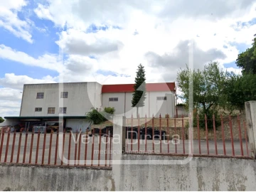 Moradia T4 para Venda em Alcanhões