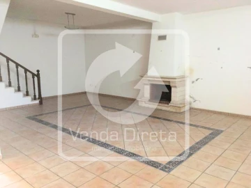 Moradia T4 para Venda em Alcanhões