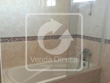 Moradia T4 para Venda em Alcanhões