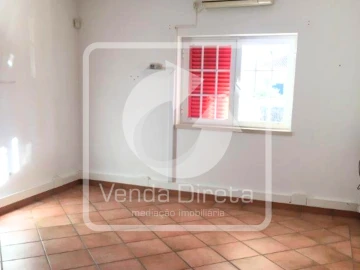 Moradia T4 para Venda em Alcanhões
