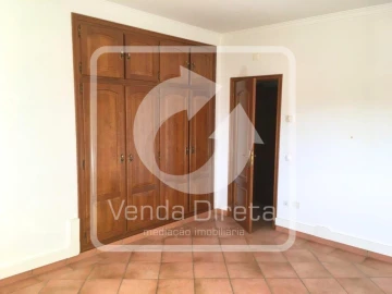 Moradia T4 para Venda em Alcanhões