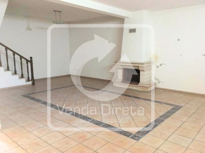 Moradia T4 para Venda em Alcanhões Foto 7