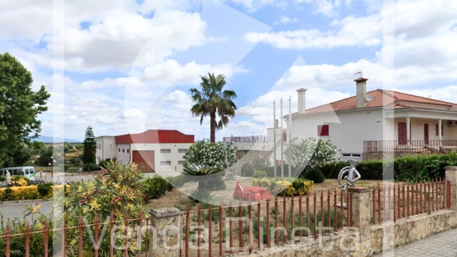 Moradia T4 para Venda em Alcanhões