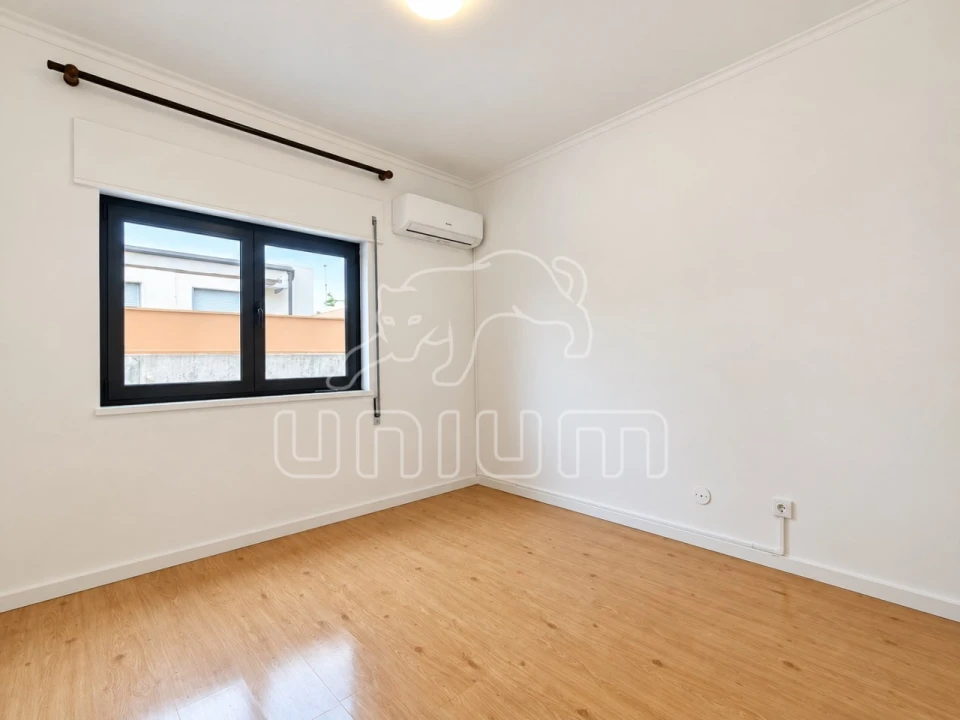 Apartamento T2 para Venda em Darque Foto 5
