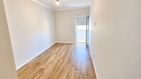 Apartamento T2 para Venda em Águas Livres