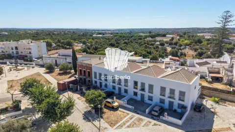 Moradia T4 para Venda em Moncarapacho e Fuseta