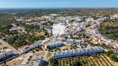Moradia T4 para Venda em Moncarapacho e Fuseta