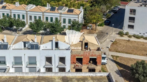 Moradia T4 para Venda em Moncarapacho e Fuseta