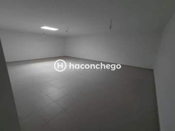 Armazém para Arrendamento em Pousa