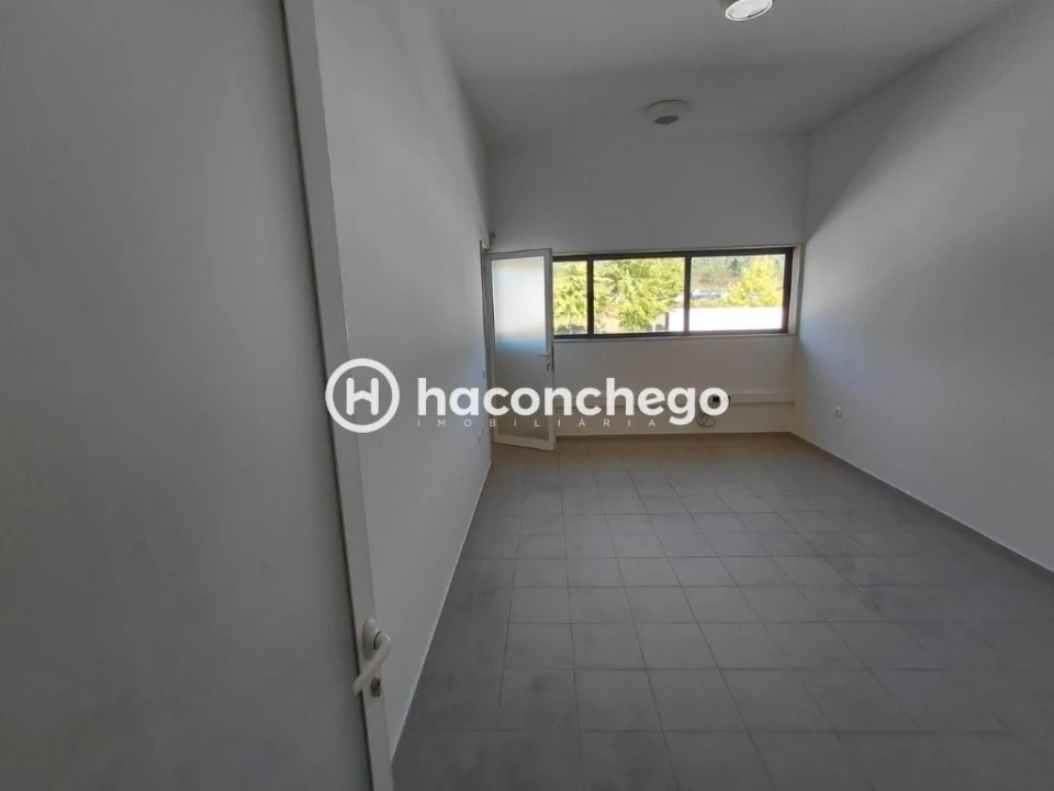 Armazém para Arrendamento em Pousa Foto 8