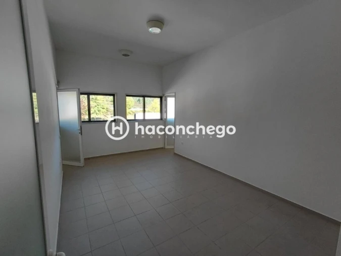 Armazém para Arrendamento em Pousa Foto 7