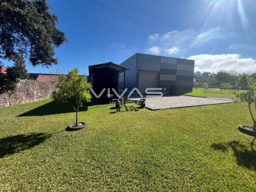 Armazém para Arrendamento em São Romão de Neiva