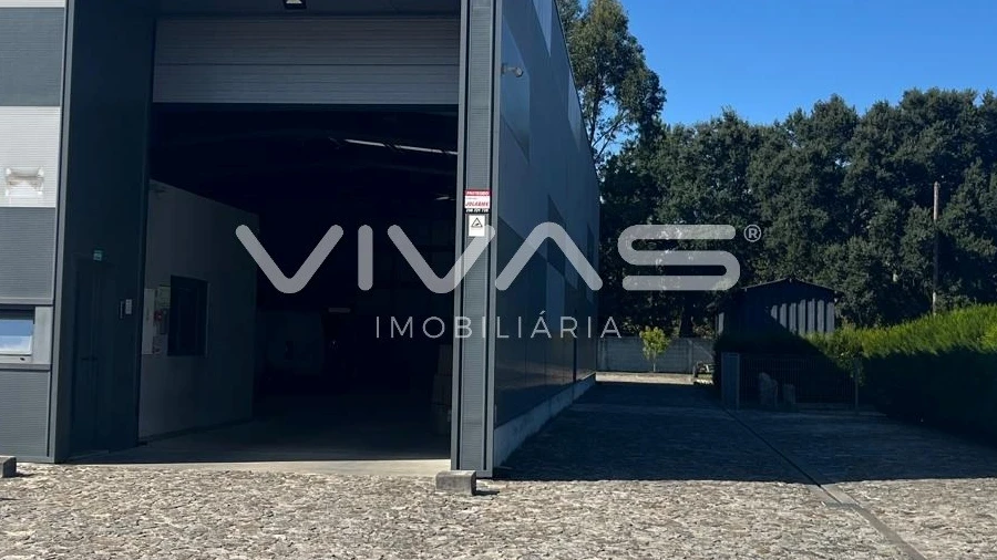 Armazém para Arrendamento em São Romão de Neiva