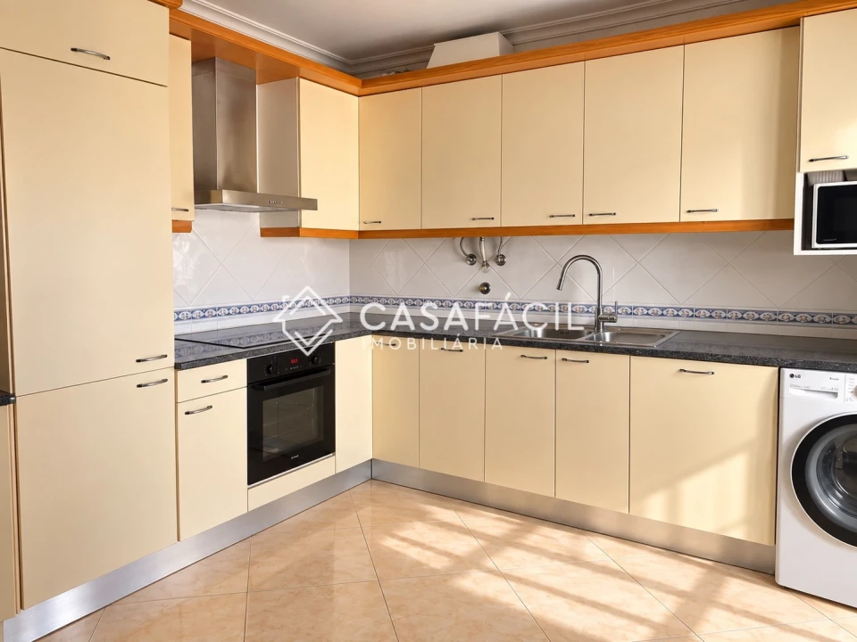 Apartamento T5 para Venda em Alcochete Foto 9